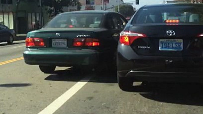 Grosse Bagarre entre deux conducteurs  Road Rage