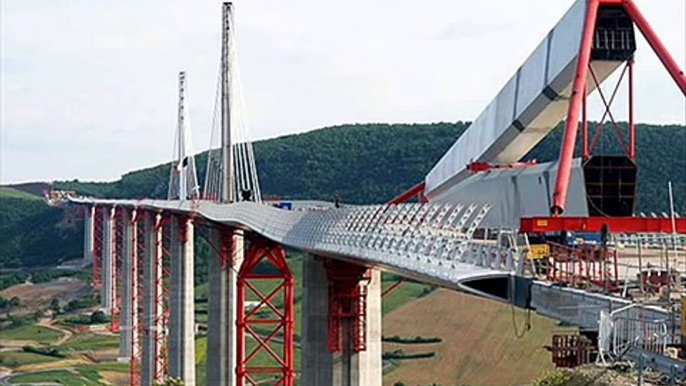 Viaduc de Millau - Erection Pylons - Sarens