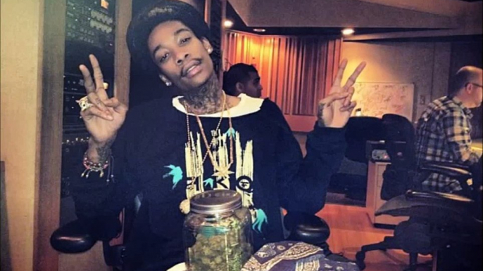 Wiz Khalifa - Medicated Ft. Chevy Woods & Juicy J