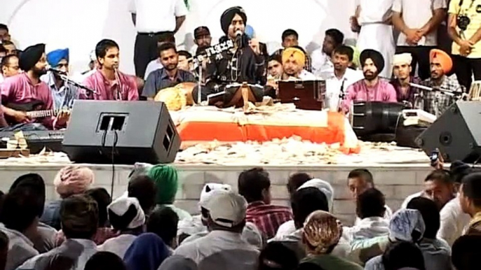 Live Satinder Sartaj and Gurdas Maan part 1 - Gurdas Maan