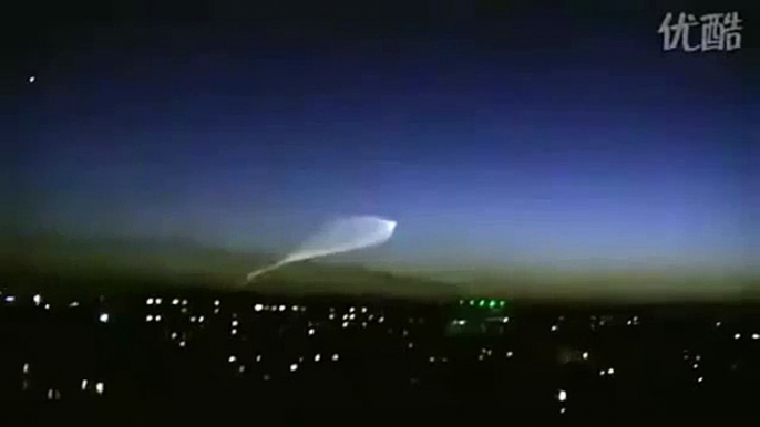 AMAZING - UFO sighting in China forces Xiaoshan Airport to Close (HD)