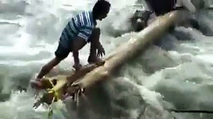 Indian Army Soldiers Saved An Animal life During Uttarakhand Devastation