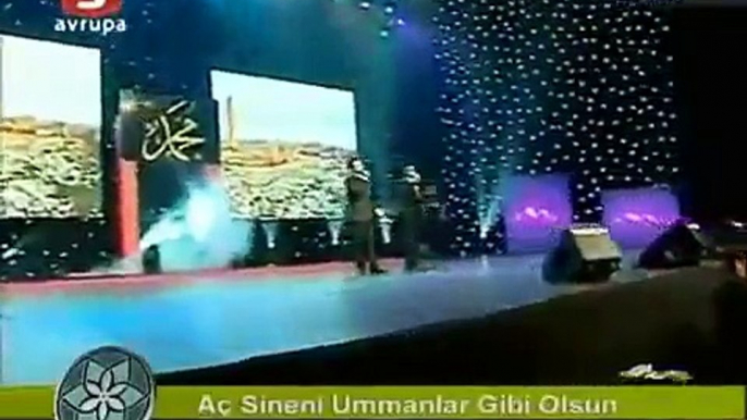 Fethullah Gülen Hocaefendi'nin Ummanlar gibi şiirini Erhan Güleryüz ve Orhan Hakalmaz seslendiriyor