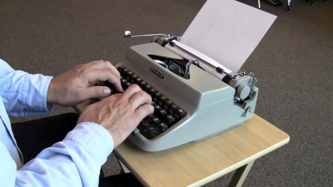 Facit TP1 Typewriter - Typing demonstration