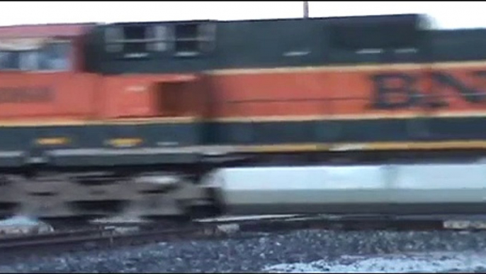 2 East BNSF trains,2 South UP trains Vinita Oklahoma..wmv