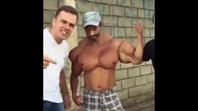 watch the Six pags of these hidden guy bodybuilding