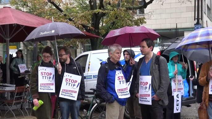 Demo von "Stop TTIP" gegen TTIP & CETA in Berlin