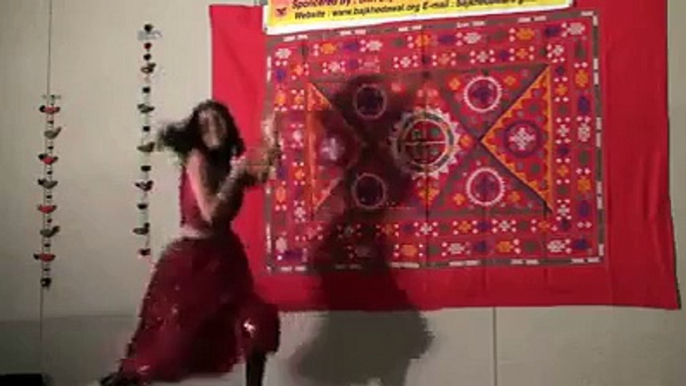 girl superb dance on mera piya ghar aya