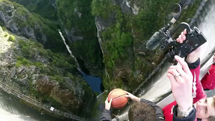 Amazing Basketball Experiment! The Magnus Effect - How Ridiculous
