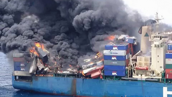 Container Ship Accident Pictures - Accidents With Cargo Ships