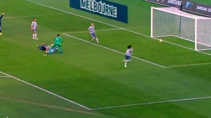 Real Madrid Keeper Keylor Navas Knocks Yaya Toure Out While Clearing The Ball