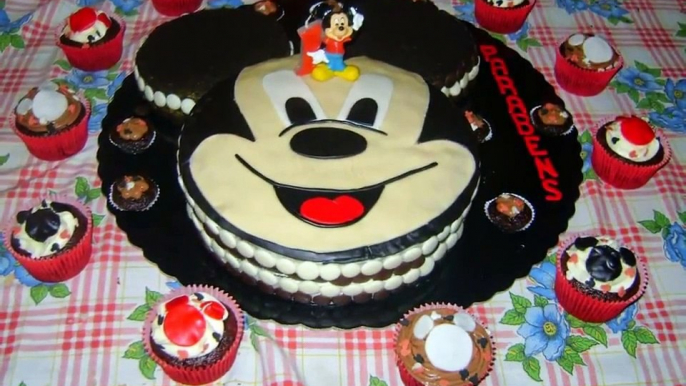 Festa Mickey Mouse: Centros de mesa, Bolos decorados, lembrancinhas