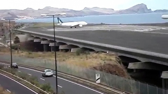 Aterragem Aeroporto da Madeira Funchal Airbus A330-200 TAP Portugal, Landing at Madeira Airport.