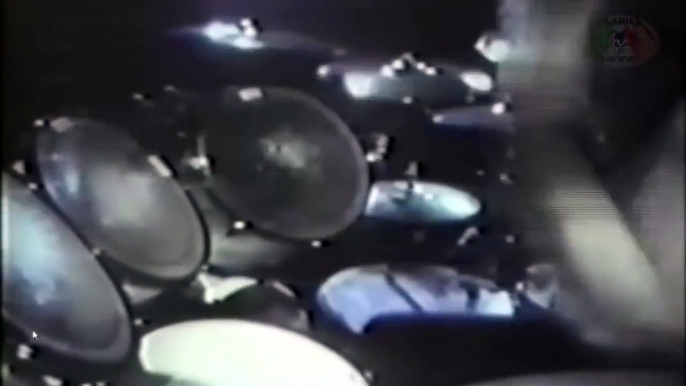 Metallica - War Pigs / IRON MAN ( James Hetfield playing drums) - 1992 02 28 - Albany NY USA