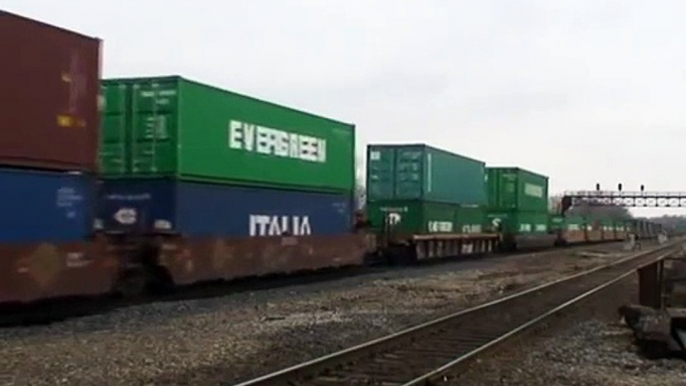 BNSF #4521 Leads Stacktrain North, Joliet IL.