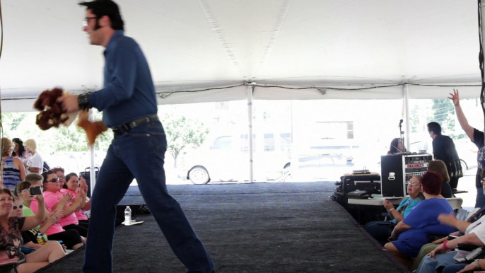 Jason Griffith sings 'Elvis Medley' Elvis Week 2014