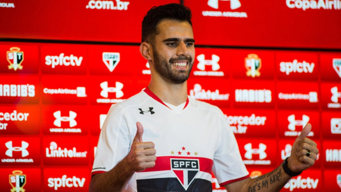 Zagueiro é apresentado e manda recado para torcida do São Paulo