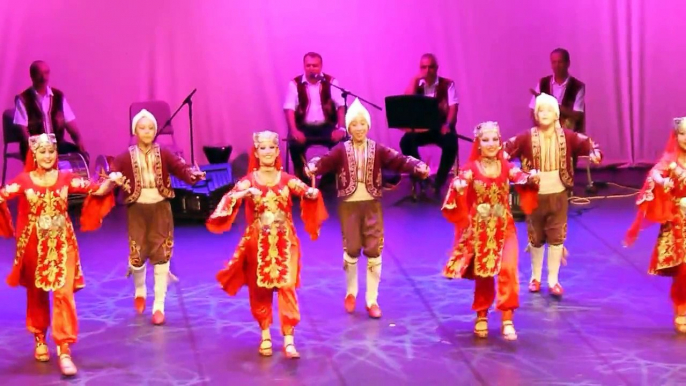 土耳其 Hacettepe University Children & Youth Folk Dance Group：湯匙舞+肚皮舞( Spoon Dance +Ashik-Mashik )