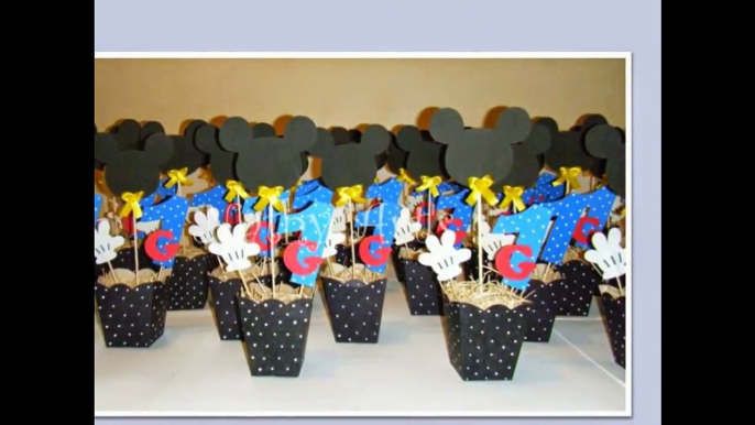 Festa Mickey Mouse: Centros de mesa, Bolos decorados, lembrancinhas