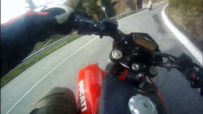 ducati hypermotard 796 - suzuki gsx r 600 ride faiallo (genova-liguria) 裸の女性のオートバイ