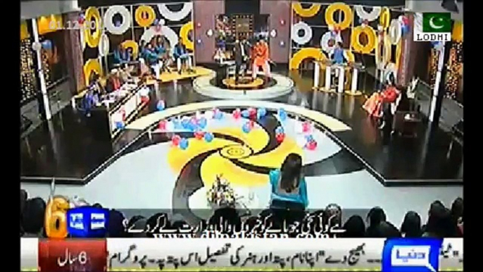 Baba mazak raat  dunya News part 13   Baba vs Marvi Memon