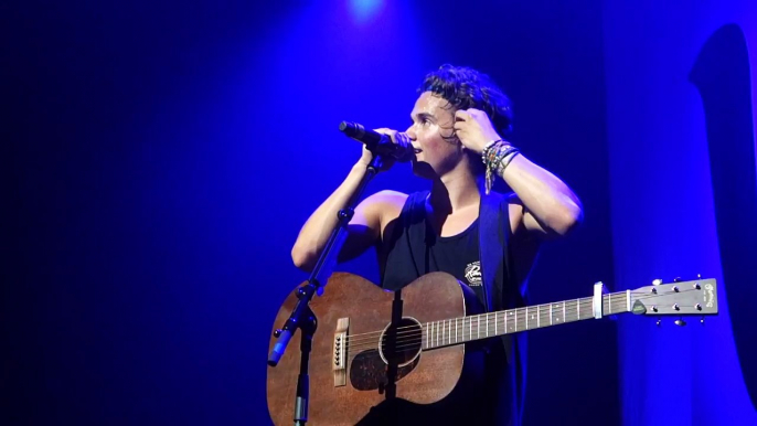 080815 The Vamps - Shout About It & Con/Tris Wizboard dance  Los Angeles