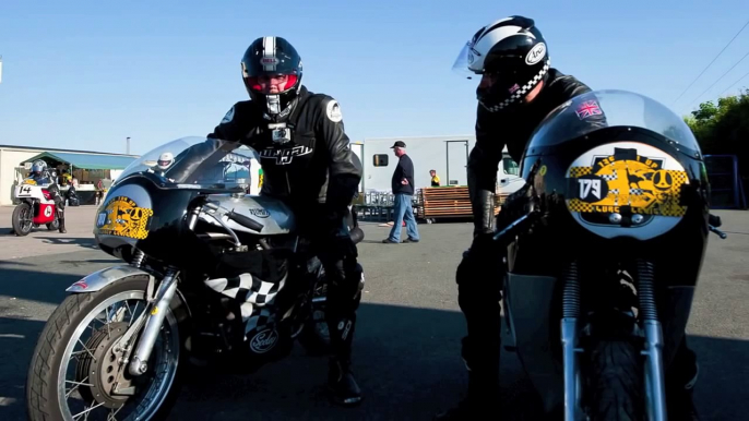 Norton Manx, Seeley, Triton , Domiracer - Ton Up 2011 -