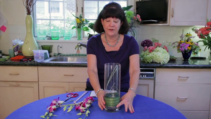 How to Make a Floral Arrangement Inside of a Cylinder, Clear, Tall Vase : Flower Arrangements