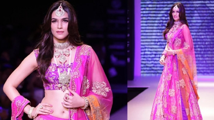 IIJW 2015 | Kriti Sanon Walks The Ramp For Sunil Jewellers