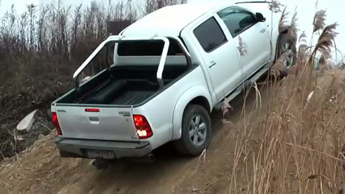 Toyota Hilux offroad