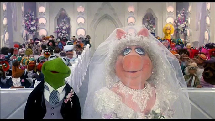 Kermit the frog has a love Child.  Miss Piggy Breakup and reaction. BREAKING NEWS  The Muppets