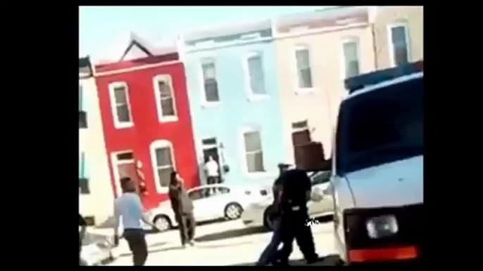 Raw Video: Freddie Gray Arrested By Baltimore Police!