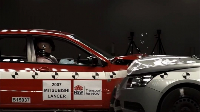 Used Car Safety Crash Test – 2007 Mitsubishi Lancer