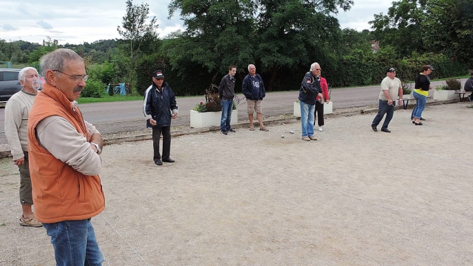 MONTIGNY : LES AS DU CARREAU