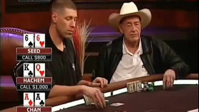 Johnny Chan Folds une paire d'AS