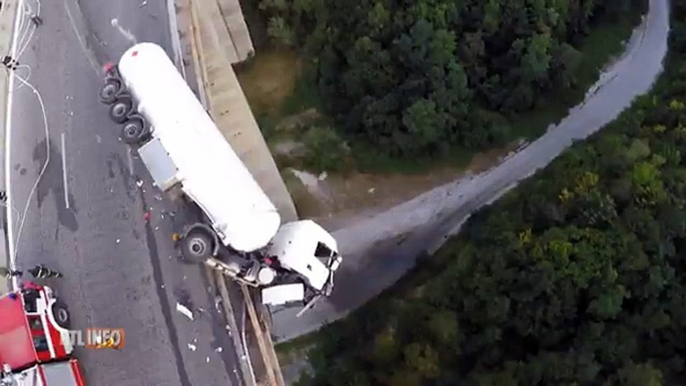 Ce chauffeur de camion a eu la peur de sa vie !!!