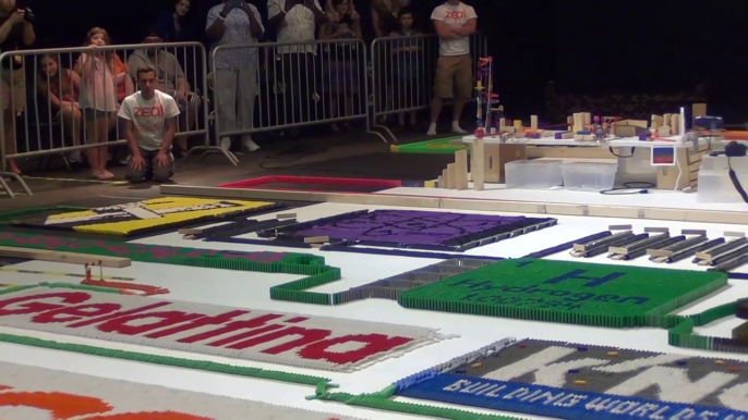 200000 Dominoes to perform world's largest Domino Chain Reaction