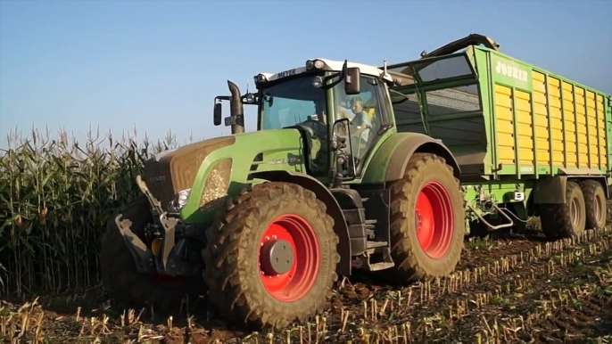 LU Meyer Maishäckseln 2014 extrem, 4 New Holland Häckslern