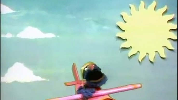 Classic Sesame Street - Grover Flies an Airplane