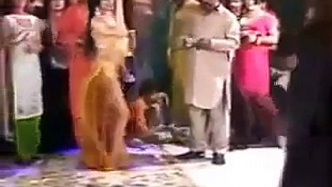 VIP Class Classical Sexy Mujra 2015