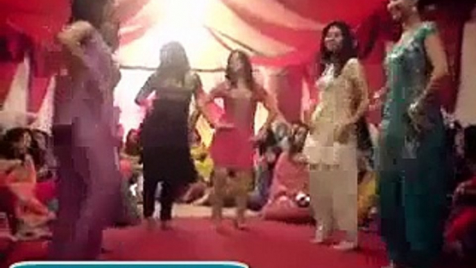 Girls Fantastic Group Dance in Wedding - PKdanceCreations beatiful girls - Video Dailymotion