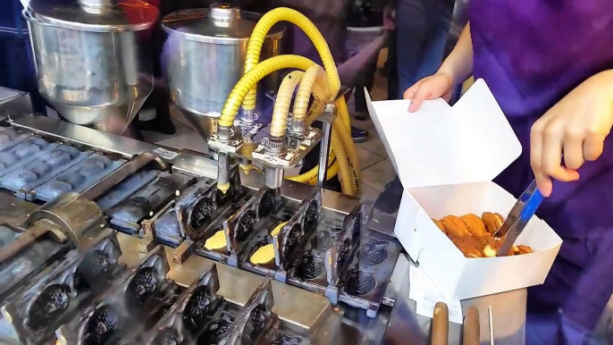 London Street Food. The Fish Shaped Cake. Taiyaki. Japanese Cuisine