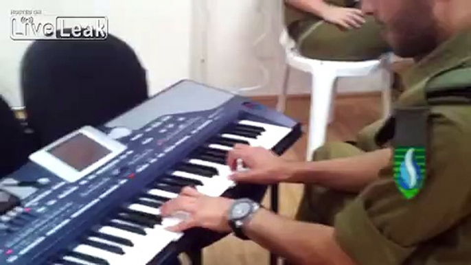 Mizrahi ('Arab Jewish') soldiers singing in Israeli army