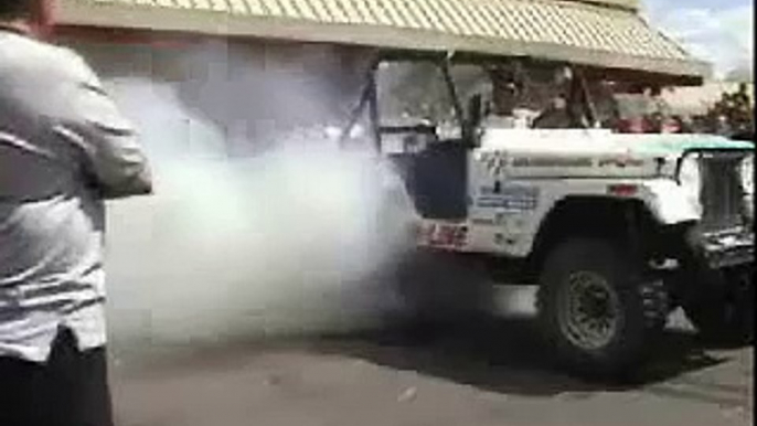 JEEP WRANGLER BIG BURNOUT WHEEL ON FIRE!!