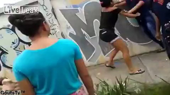 Another Brazilian Girl Saved From Bullies By Off-Duty Mom !!