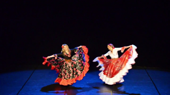 RUSSIAN GYPSY DANCE by french group "Gypsies Origins" : Aurora and Tonyia