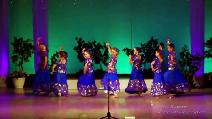 Indian group "Champa" - Chale Jaise Hawaien(children dance)