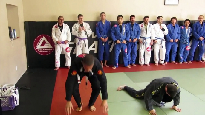 Obama get tired to be mocked and start jiu-jitsu