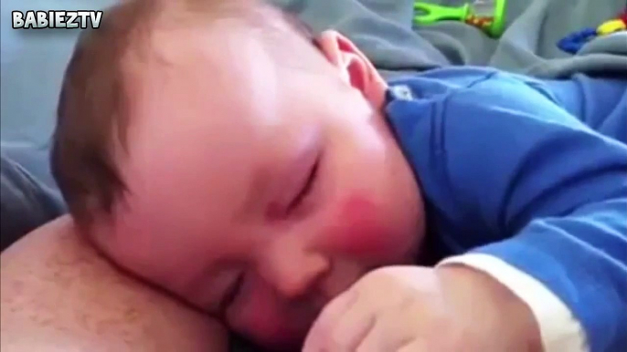 Babies Laughing and Smiling while Sleeping and Dreaming [September 2015 Edition]