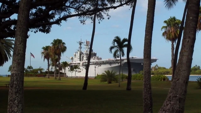 USS Bonhomme Richard Enters Pearl Harbor At Parade Rest